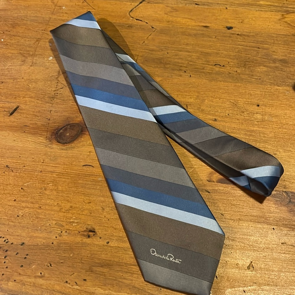 3/$10 Vintage Oscar de la Renta tie